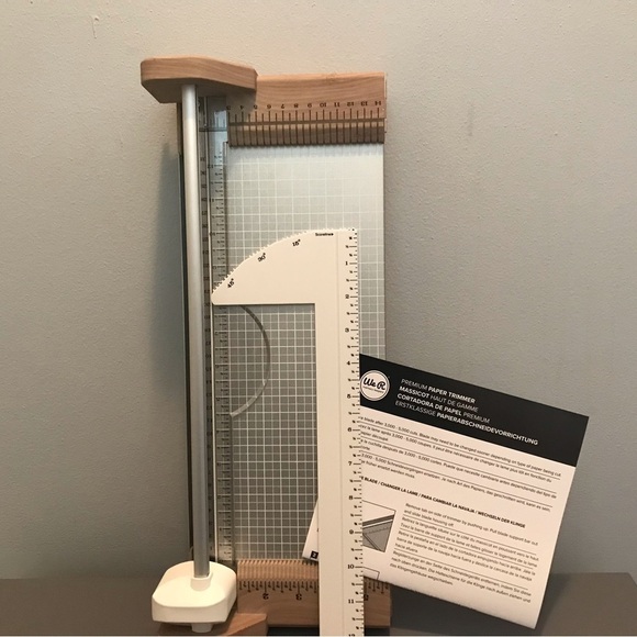 We R Memory Keepers Premium Paper Trimmer. - Picture 2 of 2